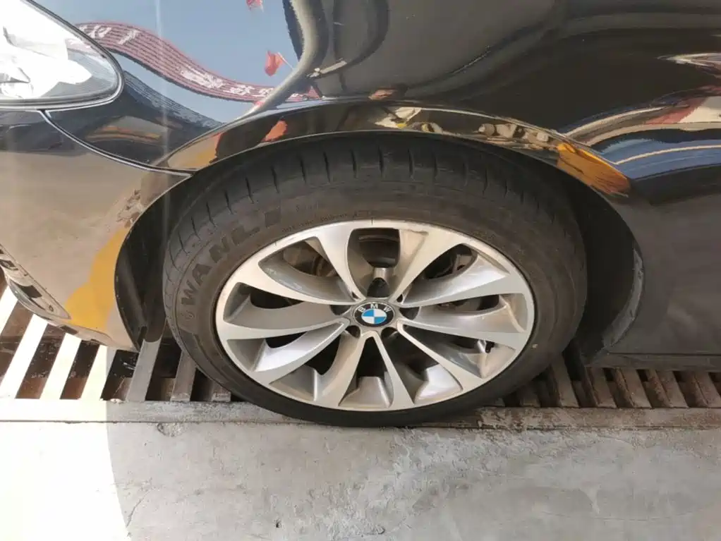 BMW 5 Series — миниатюра 23