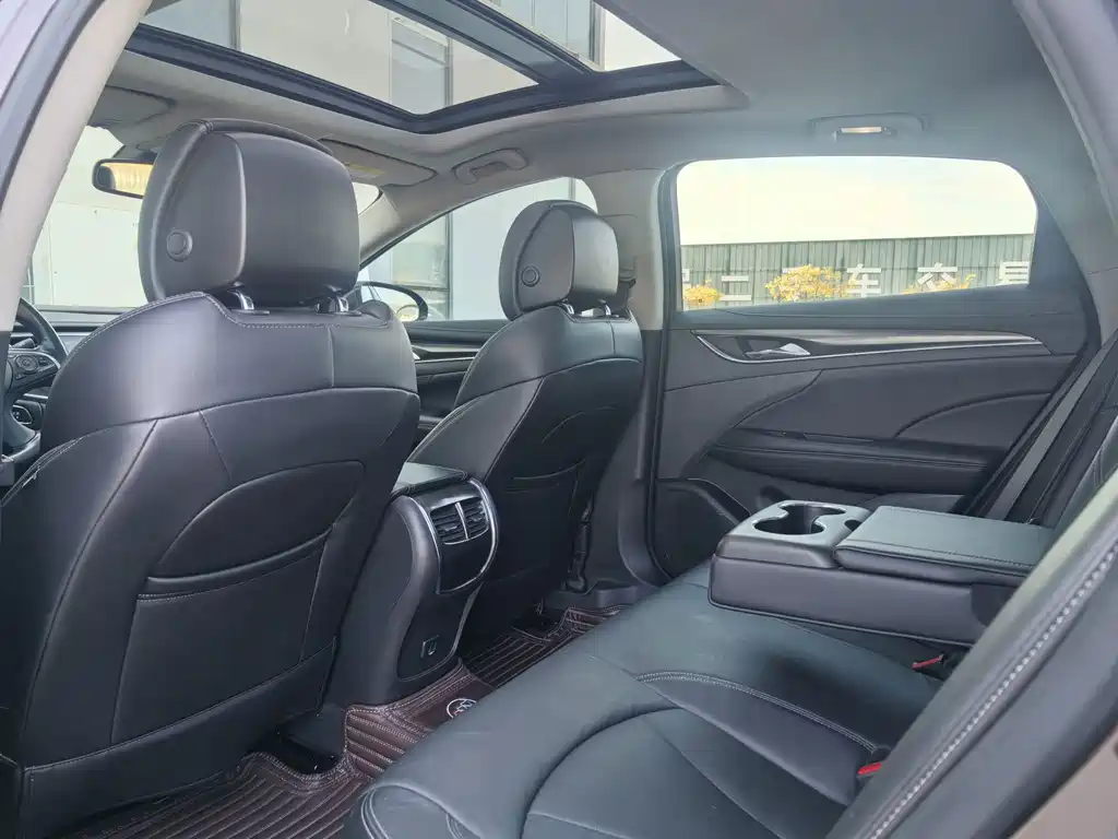 Buick LaCrosse — миниатюра 5