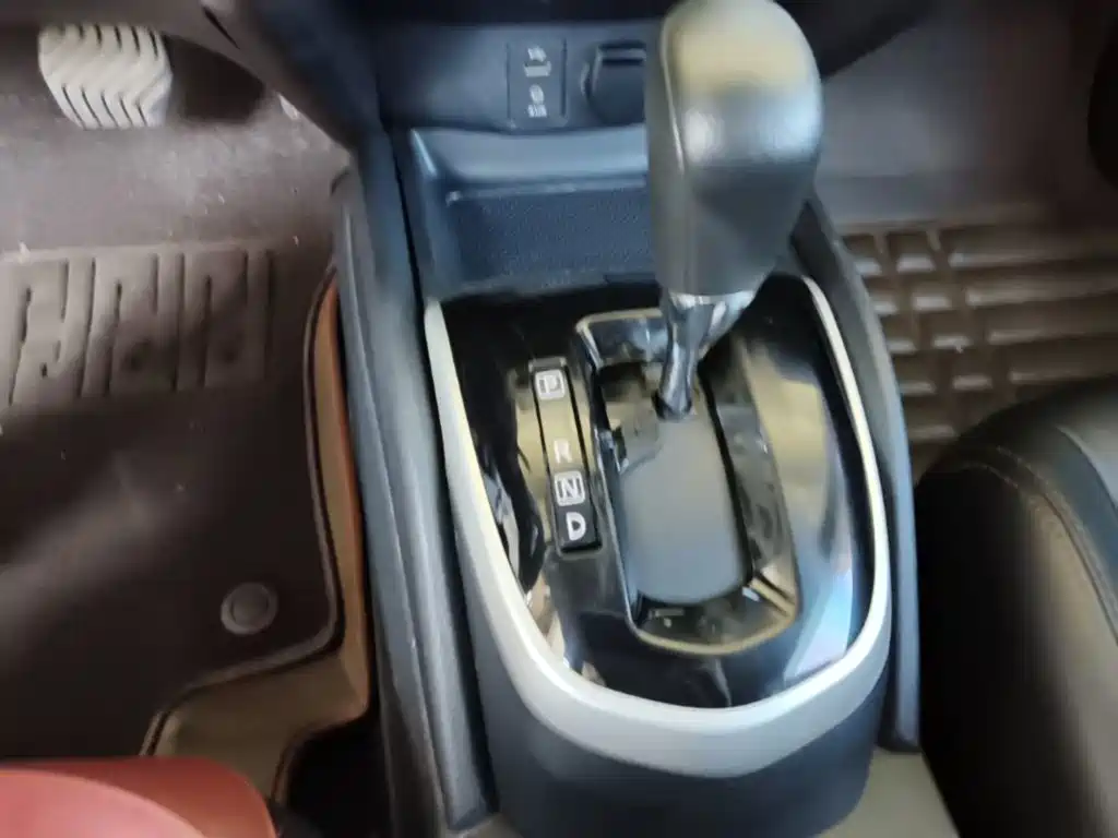 Nissan Qashqai — миниатюра 14
