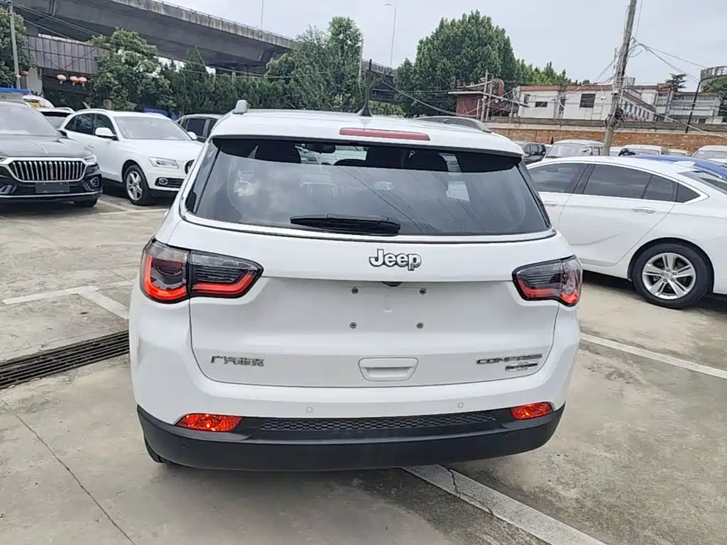 Jeep Compass — миниатюра 6