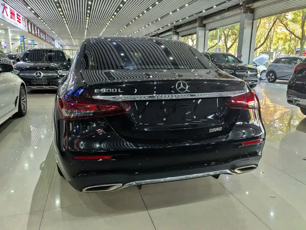 MERCEDES-BENZ E CLASS