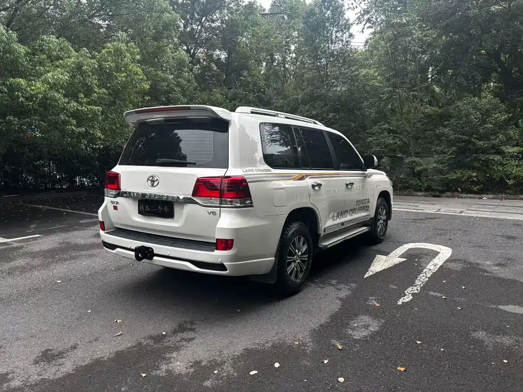 Toyota Land Cruiser — миниатюра 3