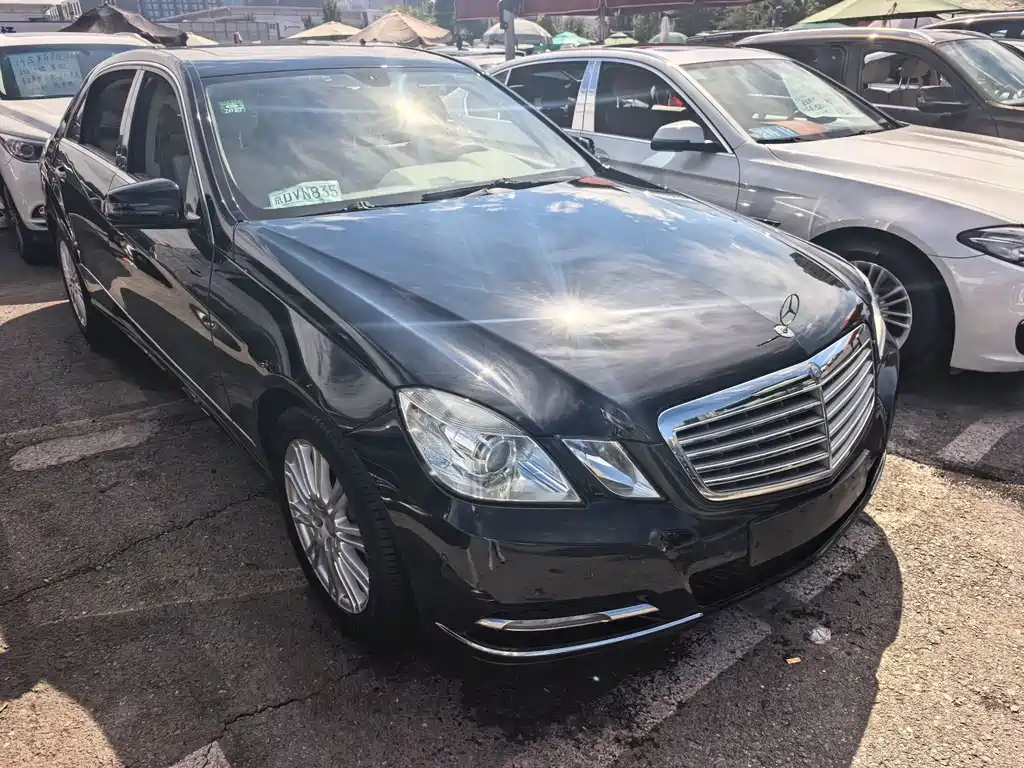 Mercedes-Benz E-Class — миниатюра 2