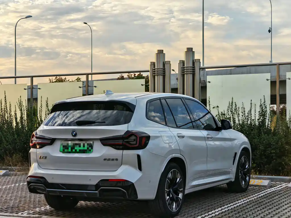 BMW iX3 — миниатюра 5