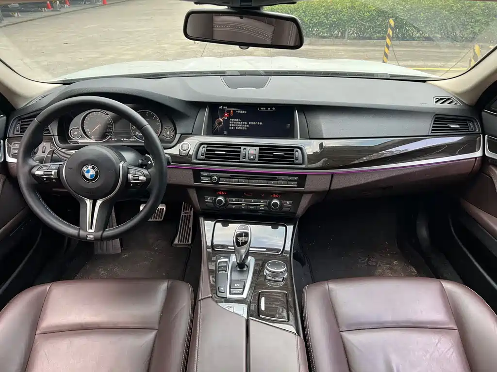 BMW 5 Series — миниатюра 8