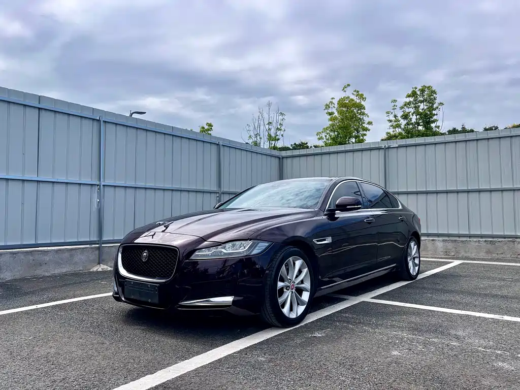 Jaguar XFL
