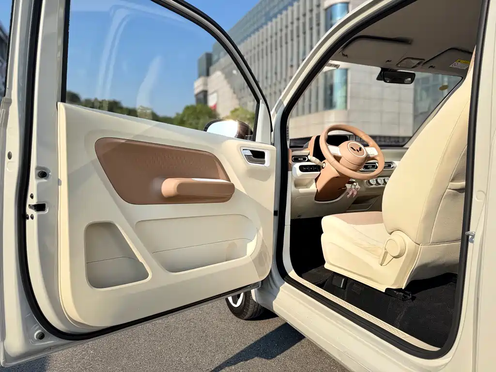 Wuling MINIEV — миниатюра 11
