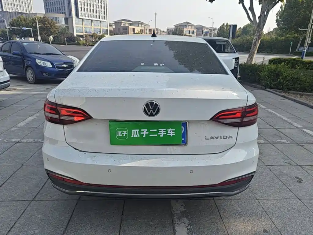 Volkswagen Lavida — миниатюра 6