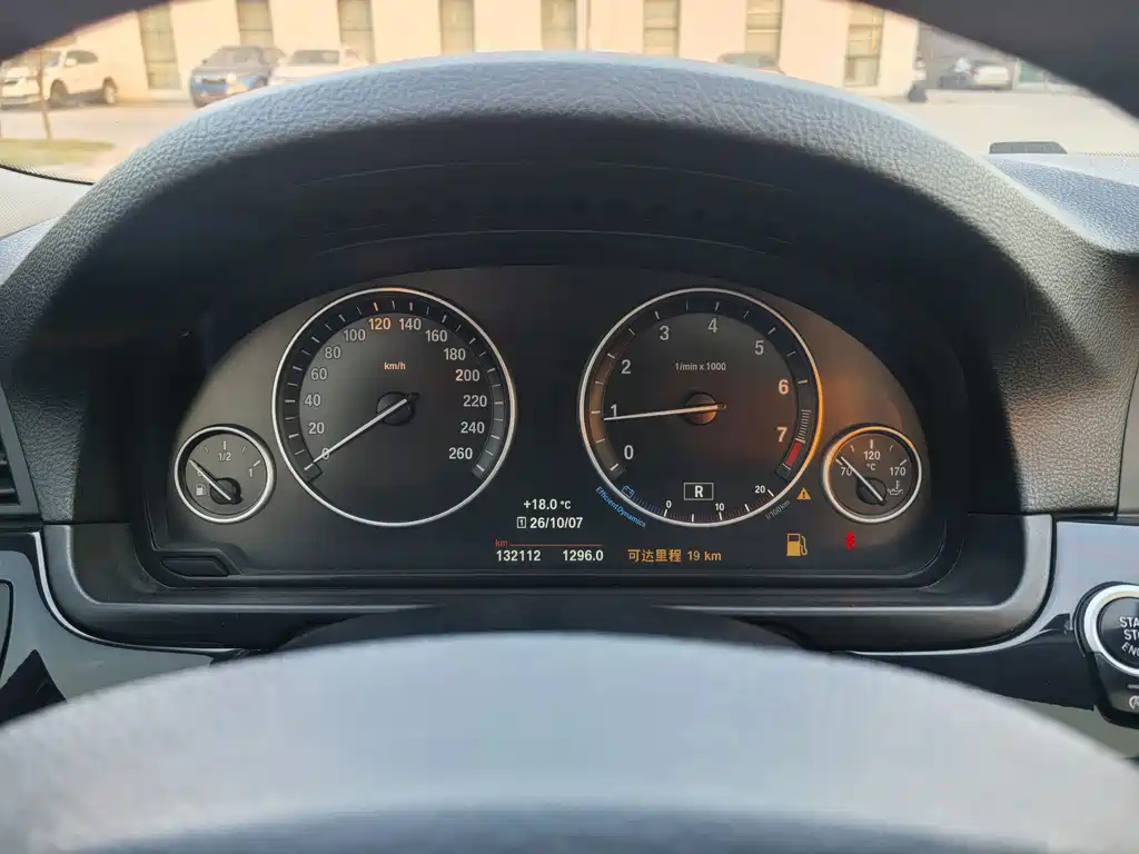 BMW 5 Series — миниатюра 11