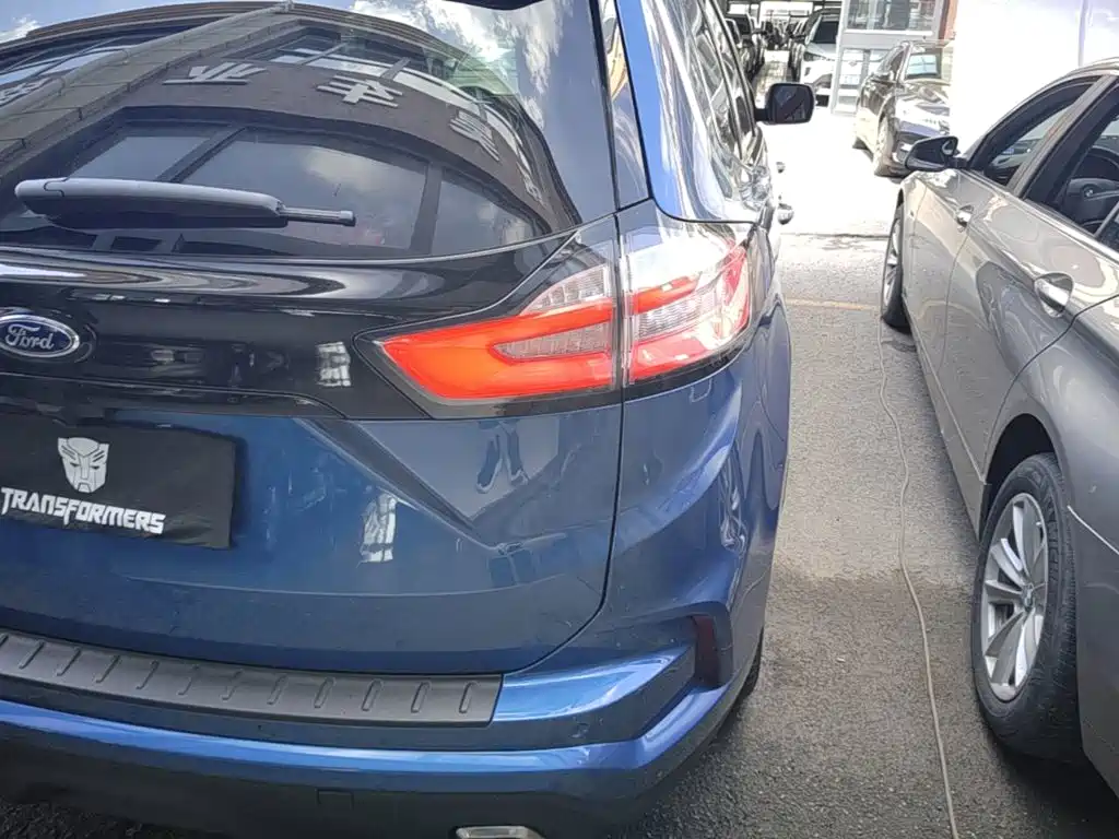 Ford Edge — миниатюра 8
