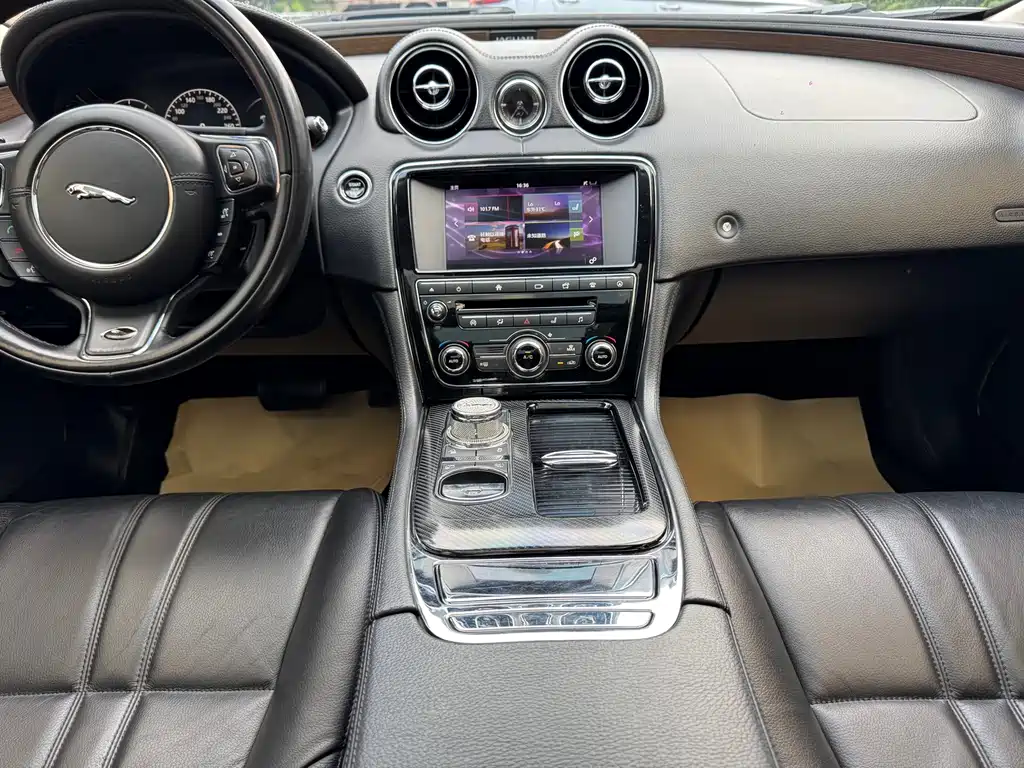 Jaguar XJ — миниатюра 18