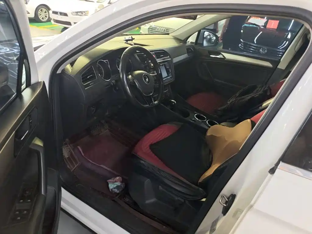 Volkswagen Tiguan L — миниатюра 16