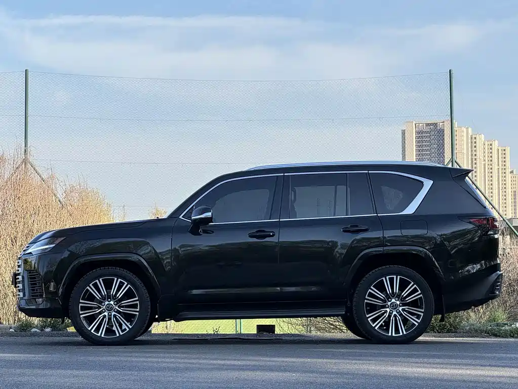 Lexus LX — миниатюра 8