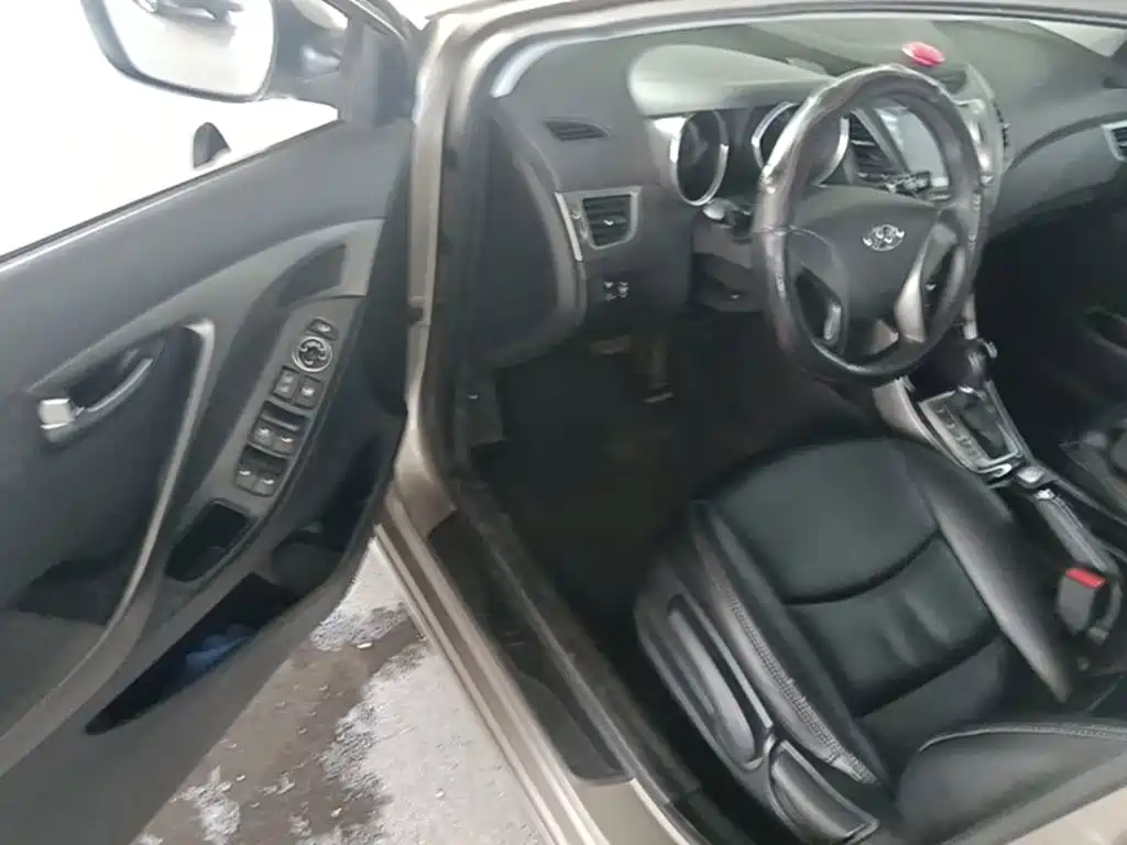 Hyundai Elantra Langdong — миниатюра 21