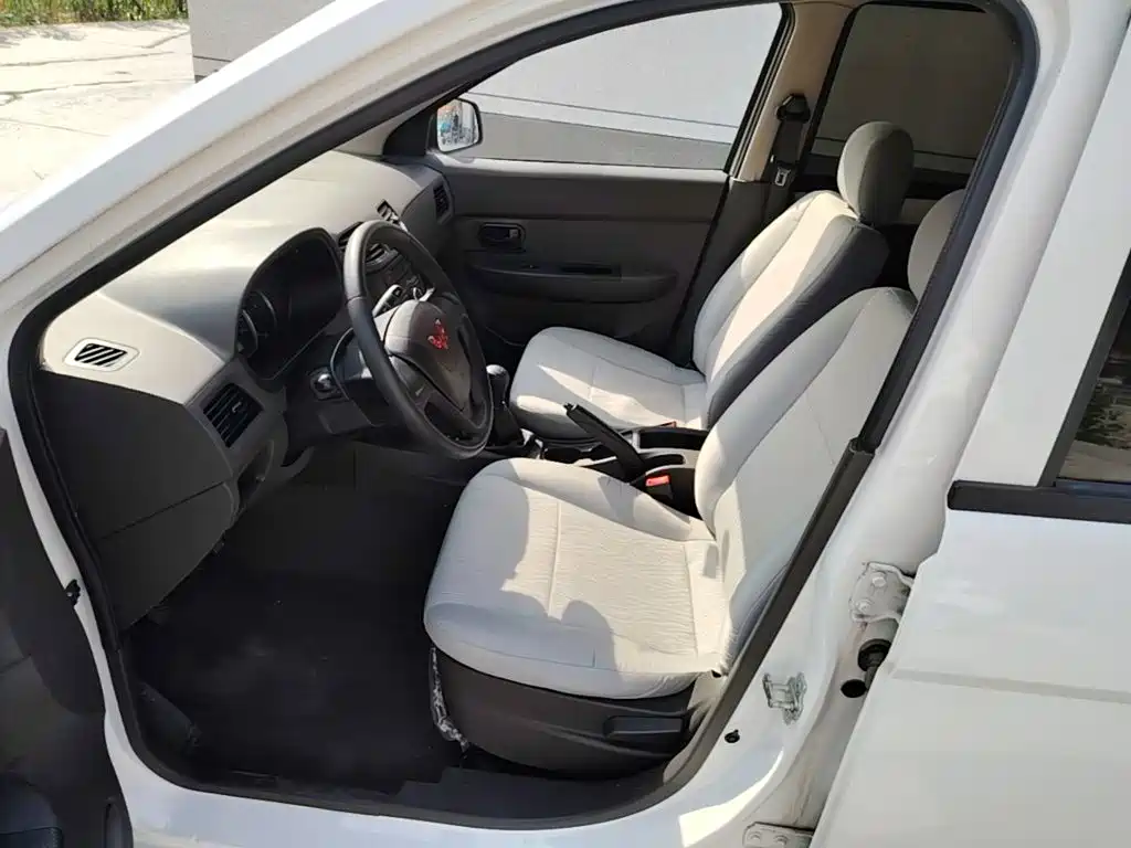 Wuling Hongguang — миниатюра 15