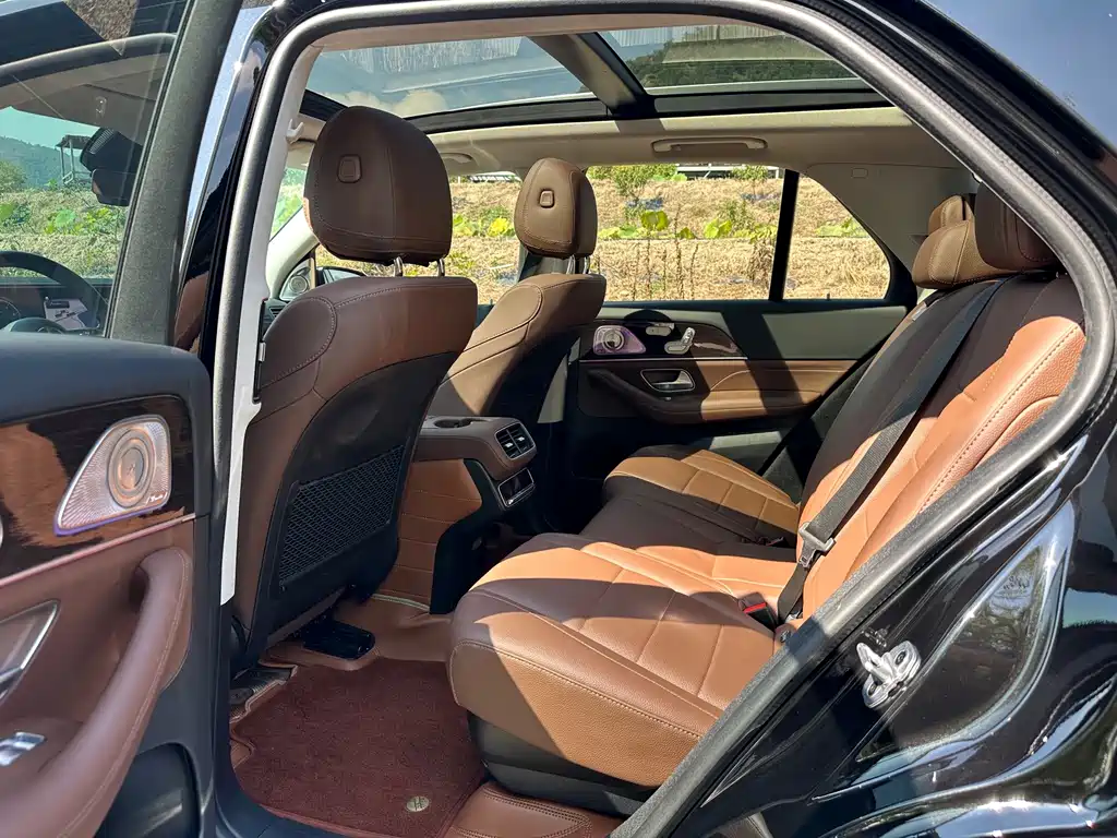 Mercedes-Benz GLE (Import) — миниатюра 8