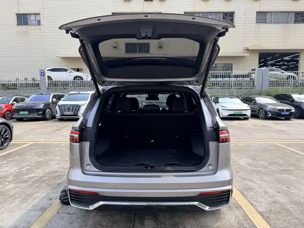 Geely Xingyue L — миниатюра 19