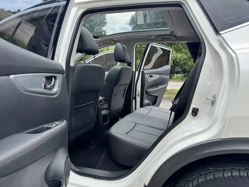 Nissan Qashqai — миниатюра 8