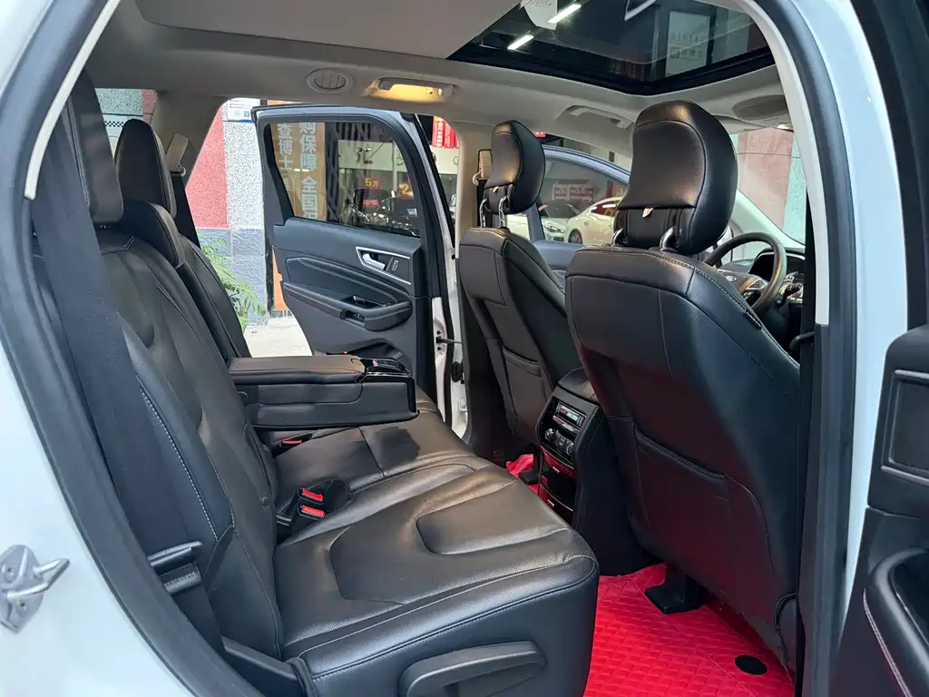 Ford Edge — миниатюра 11