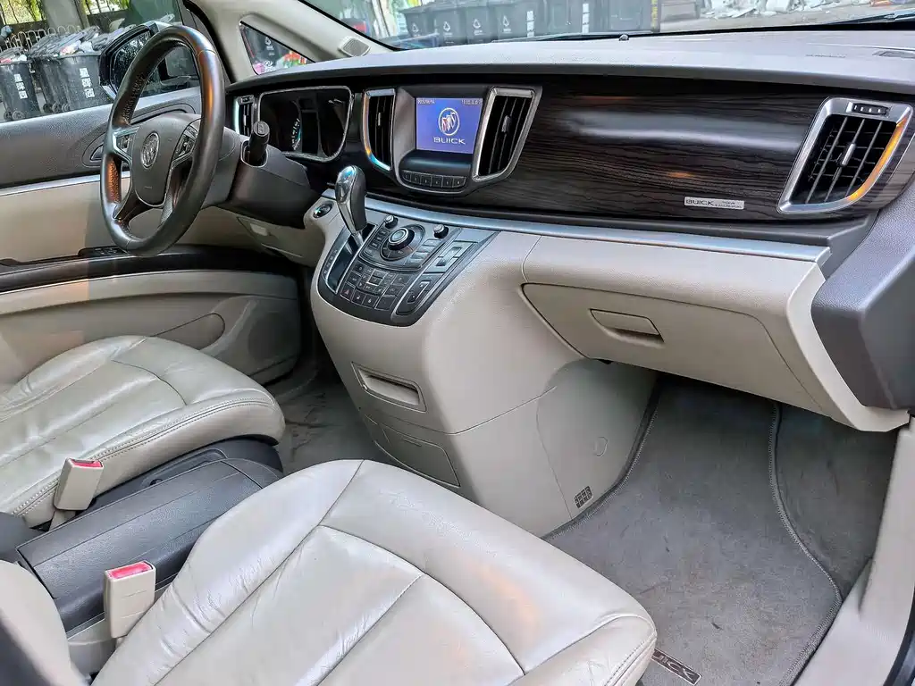 Buick GL8 — миниатюра 8