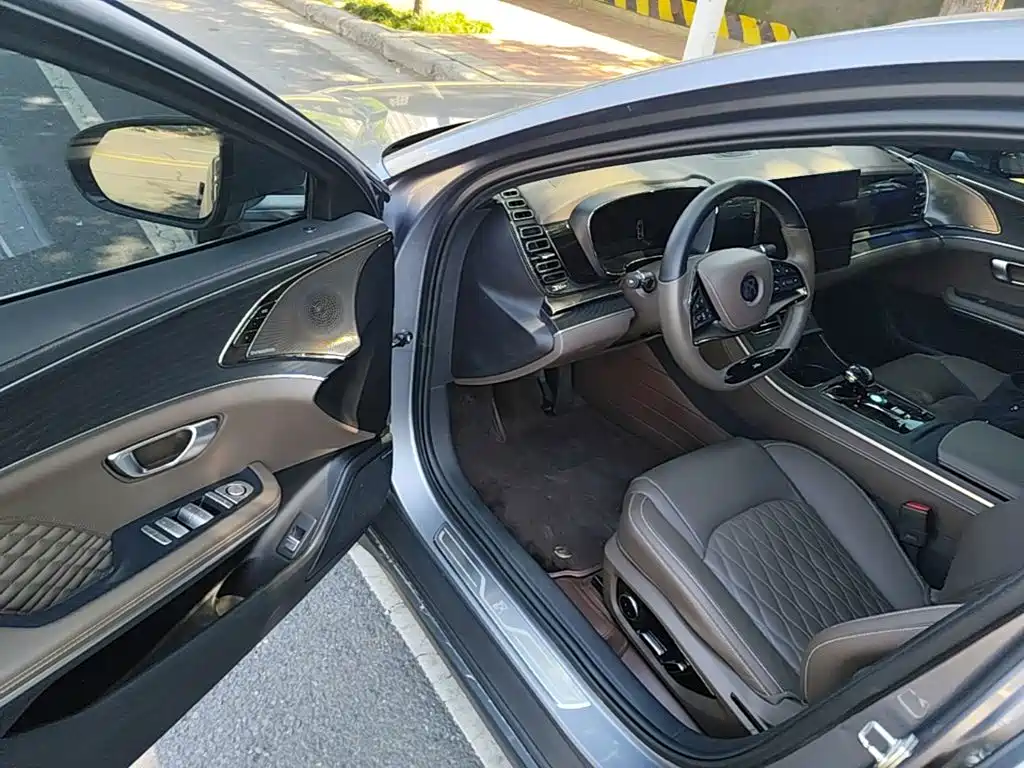 BYD Han — миниатюра 16