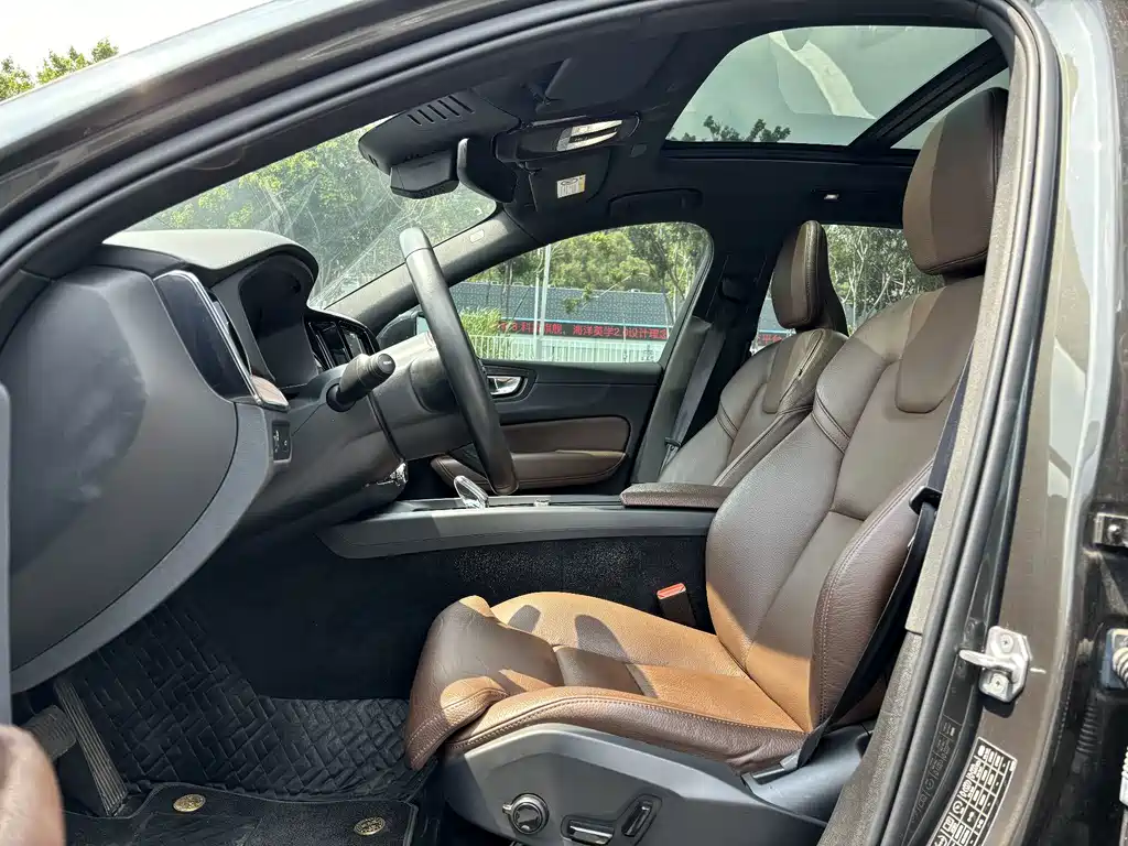 Volvo XC60 — миниатюра 7