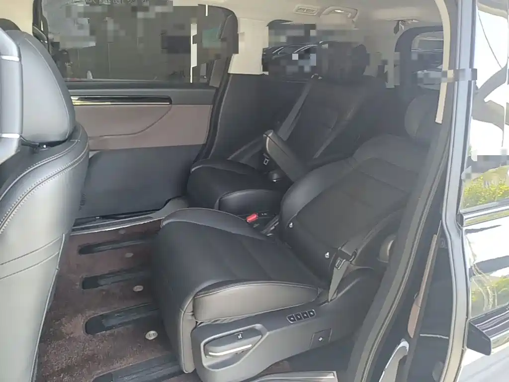 GAC Motor Trumpchi E8 PHEV — миниатюра 17
