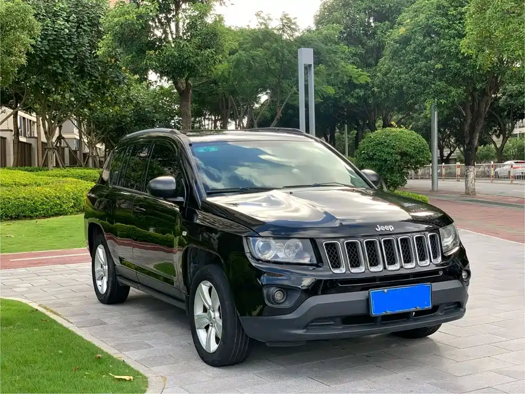 Jeep Compass (Import) — миниатюра 3