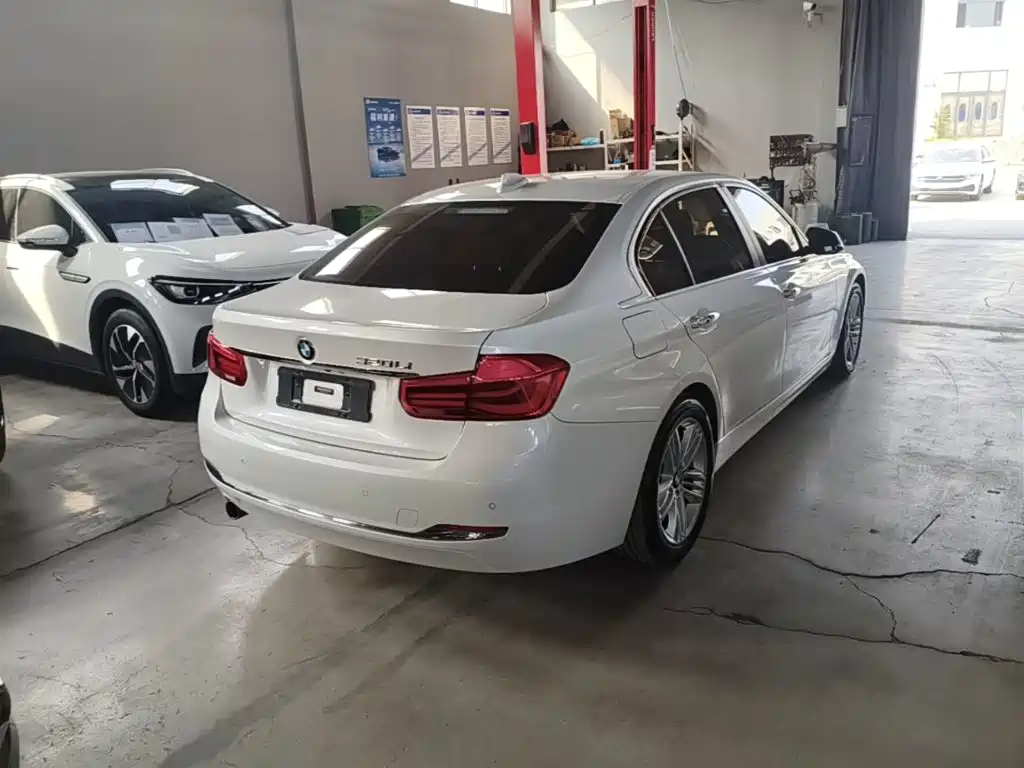 BMW 3 Series — миниатюра 7