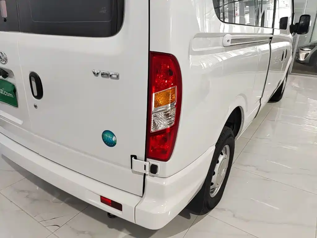 MAXUS V80 — миниатюра 8