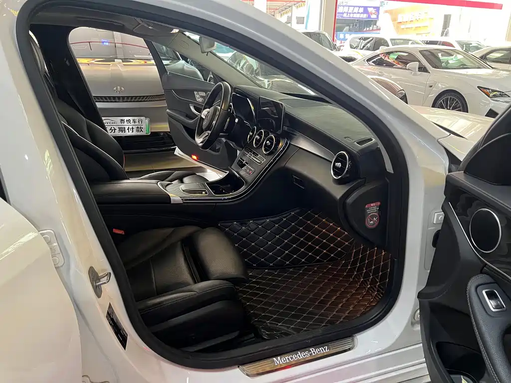 Mercedes-Benz C-Class — миниатюра 7