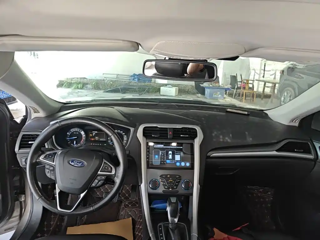 Ford Mondeo — миниатюра 10