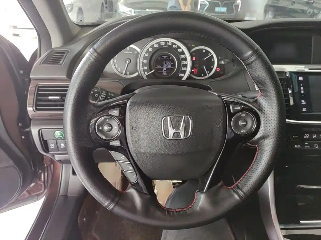 Honda Accord — миниатюра 11
