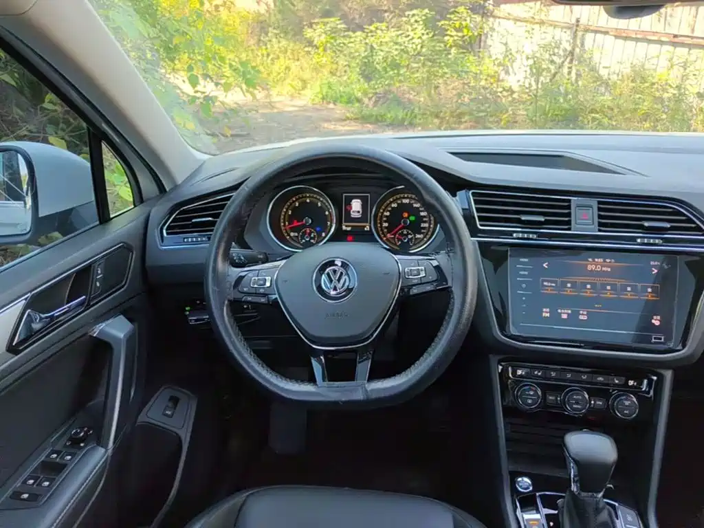 Volkswagen Tiguan L — миниатюра 11