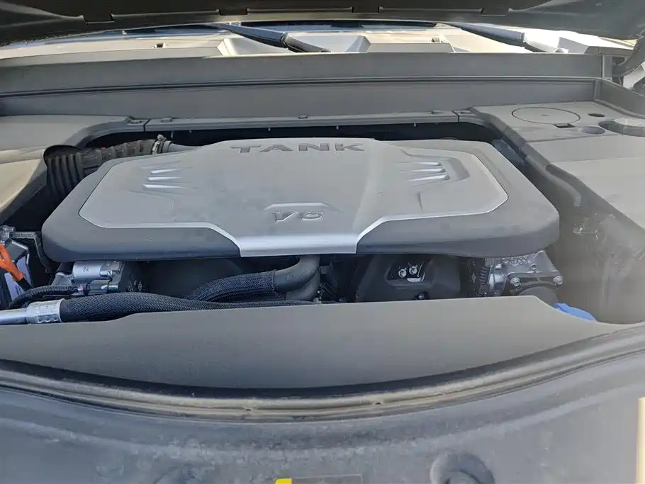 TANK TANK 700 NEW ENERGY