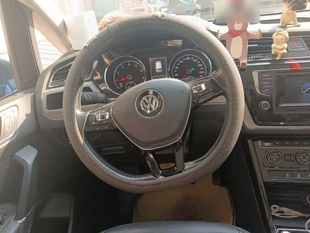 Volkswagen Touran — миниатюра 3