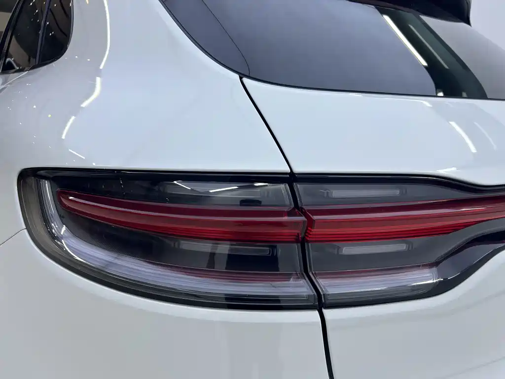 Porsche Macan — миниатюра 8