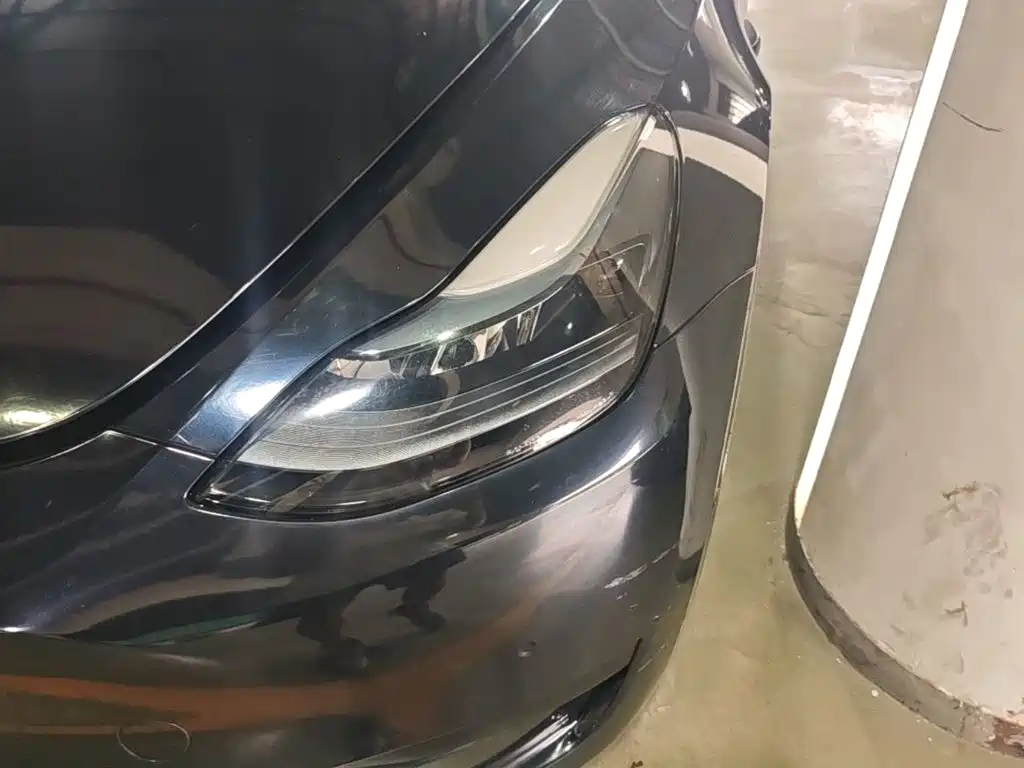 Tesla Model Y — миниатюра 24