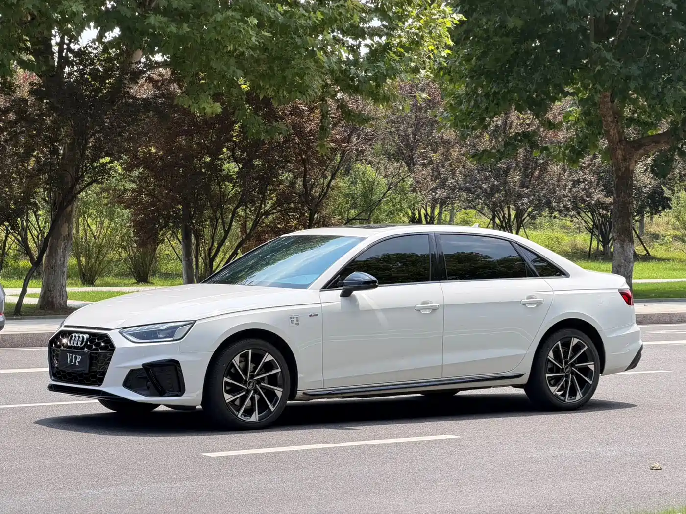 奥迪A4L 2023款 40 TFSI 豪华动感型 2023