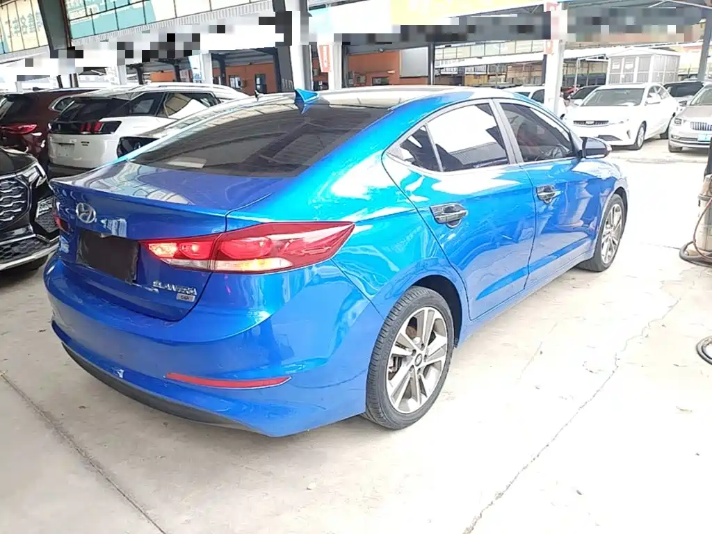 Hyundai Elantra — миниатюра 7