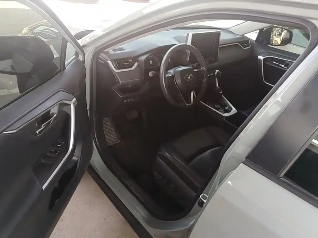 Toyota RAV4 — миниатюра 21