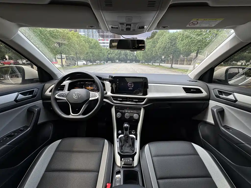 Volkswagen T-Roc — миниатюра 14