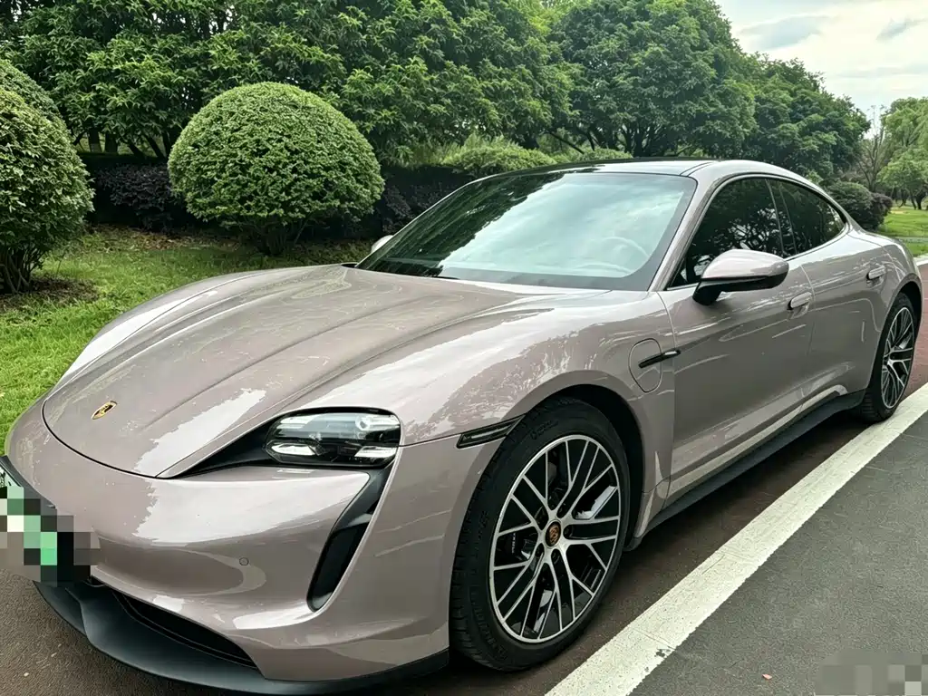Porsche Taycan 2021