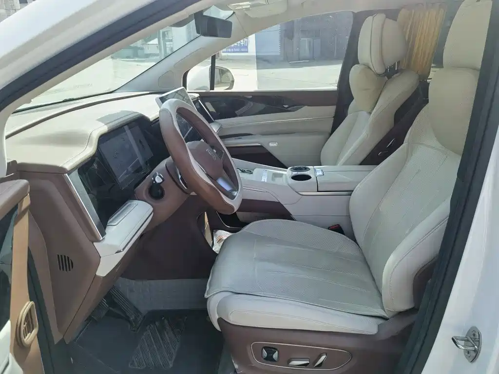 BYD Xia — миниатюра 8