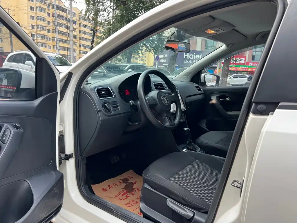 Volkswagen Polo — миниатюра 7
