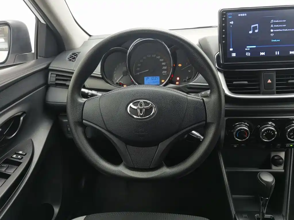 Toyota Yaris L — миниатюра 11
