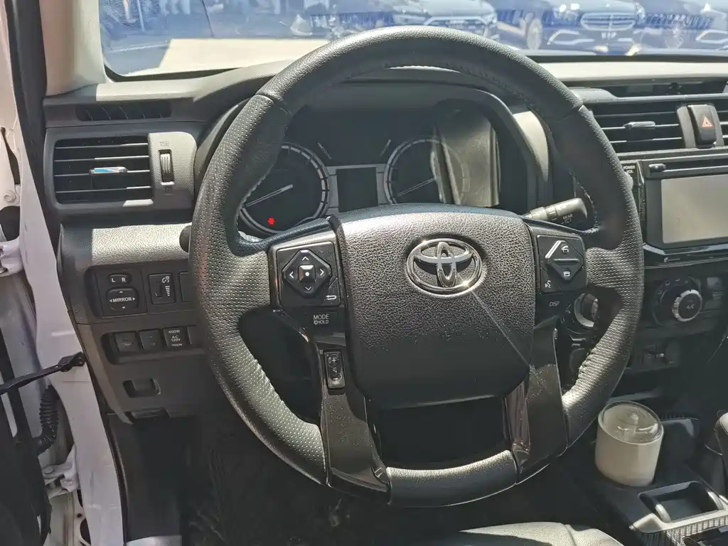 Toyota 4Runner — миниатюра 14
