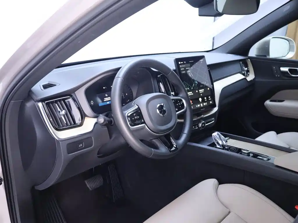Volvo XC60 — миниатюра 11