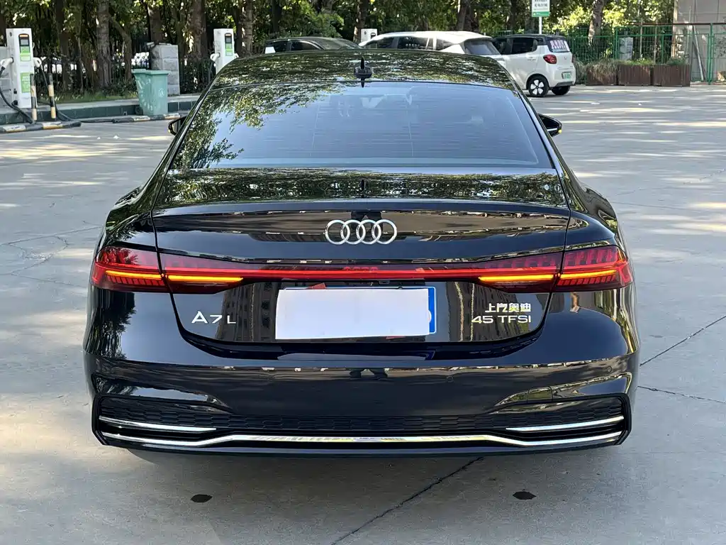 Audi A7L — миниатюра 5