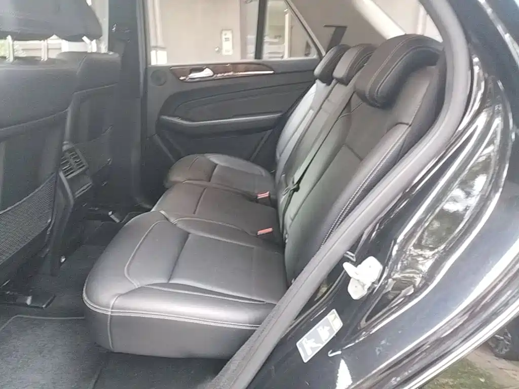 Mercedes-Benz M-Class — миниатюра 17